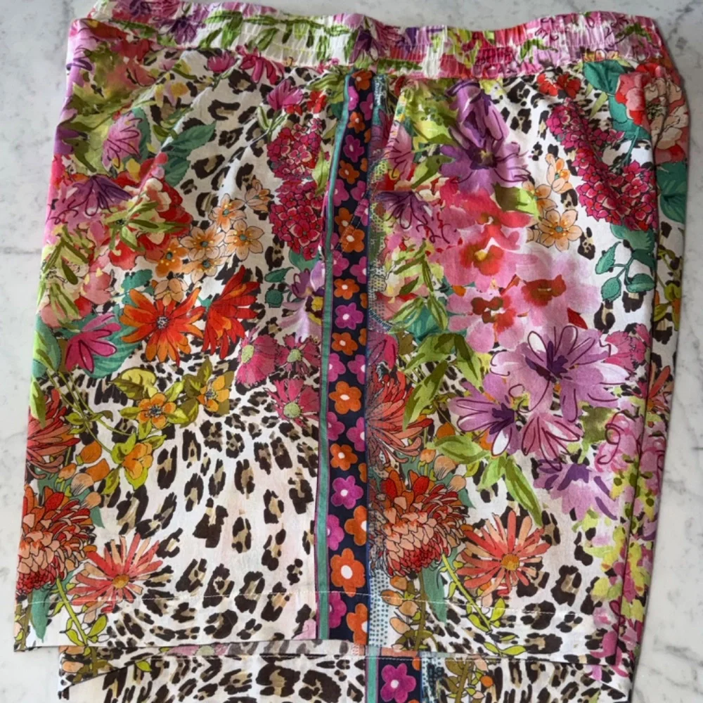 Johnny Was Wild Garden Cotton Shorts Size L - Picture 8 of 9